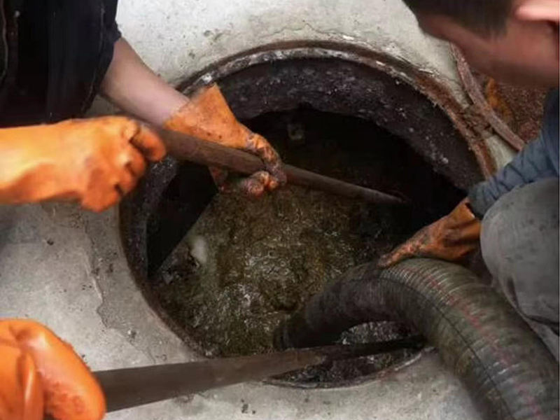 龙井清理化粪池时如何避免沼气的危害?